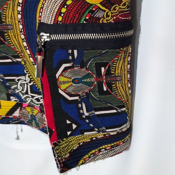 Colorful Geometric Patterned Shorts - Picture 3 of 8